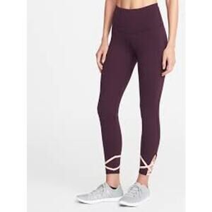Old‎ Navy Active Go Dry Criss Cross Ankle Leggings Purple - Size S/P